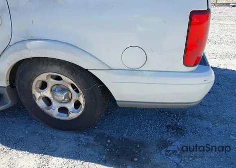 2001 Lincoln Navigator z USA, uszkodzony, nr VIN 5LMFU28R31LJ24737